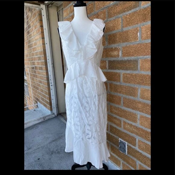 Finders keepers Kindred White Asymmetric midi dress medium - Picture 4 of 12